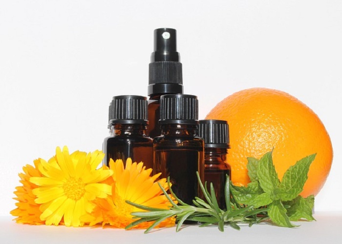 Aromatherapy for Home & Family - 14 hours